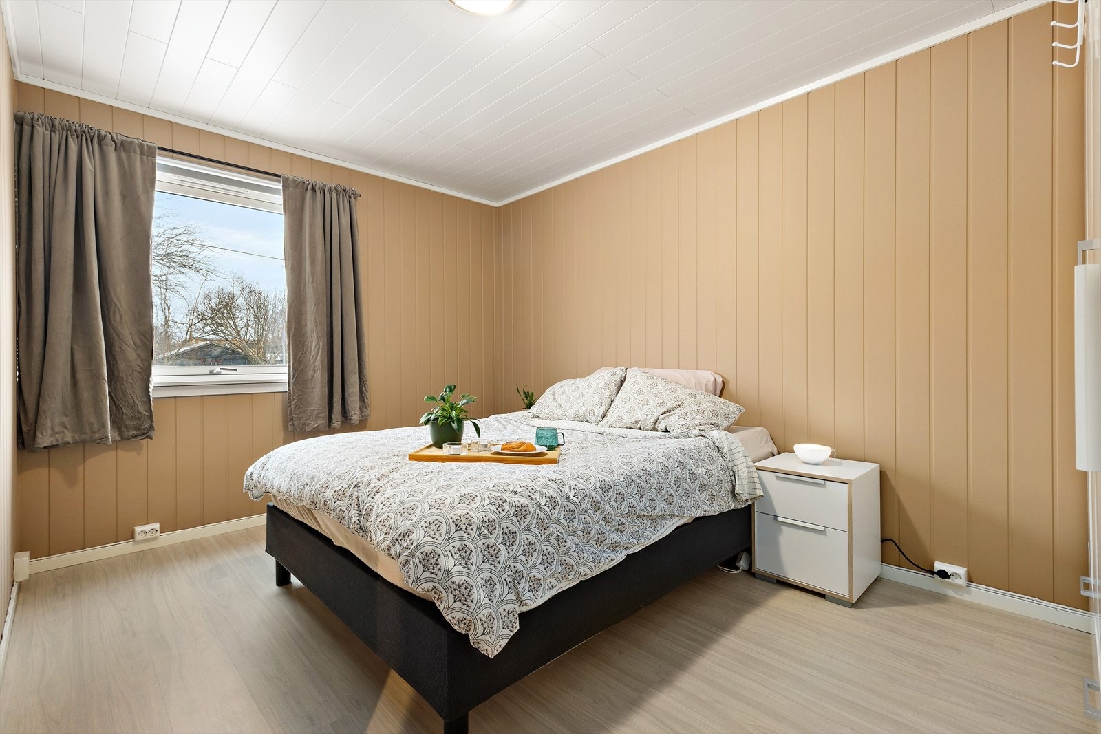 Leiligheten har to gode soverom, og begge nås via entré. Galleribilde