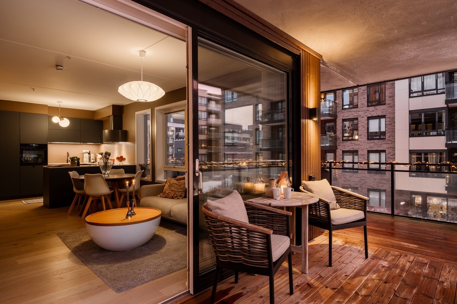 Emir Resulbegovic v. Emera Eiendomsmegling ønsker velkommen til Stålverkskroken 38! Galleribilde