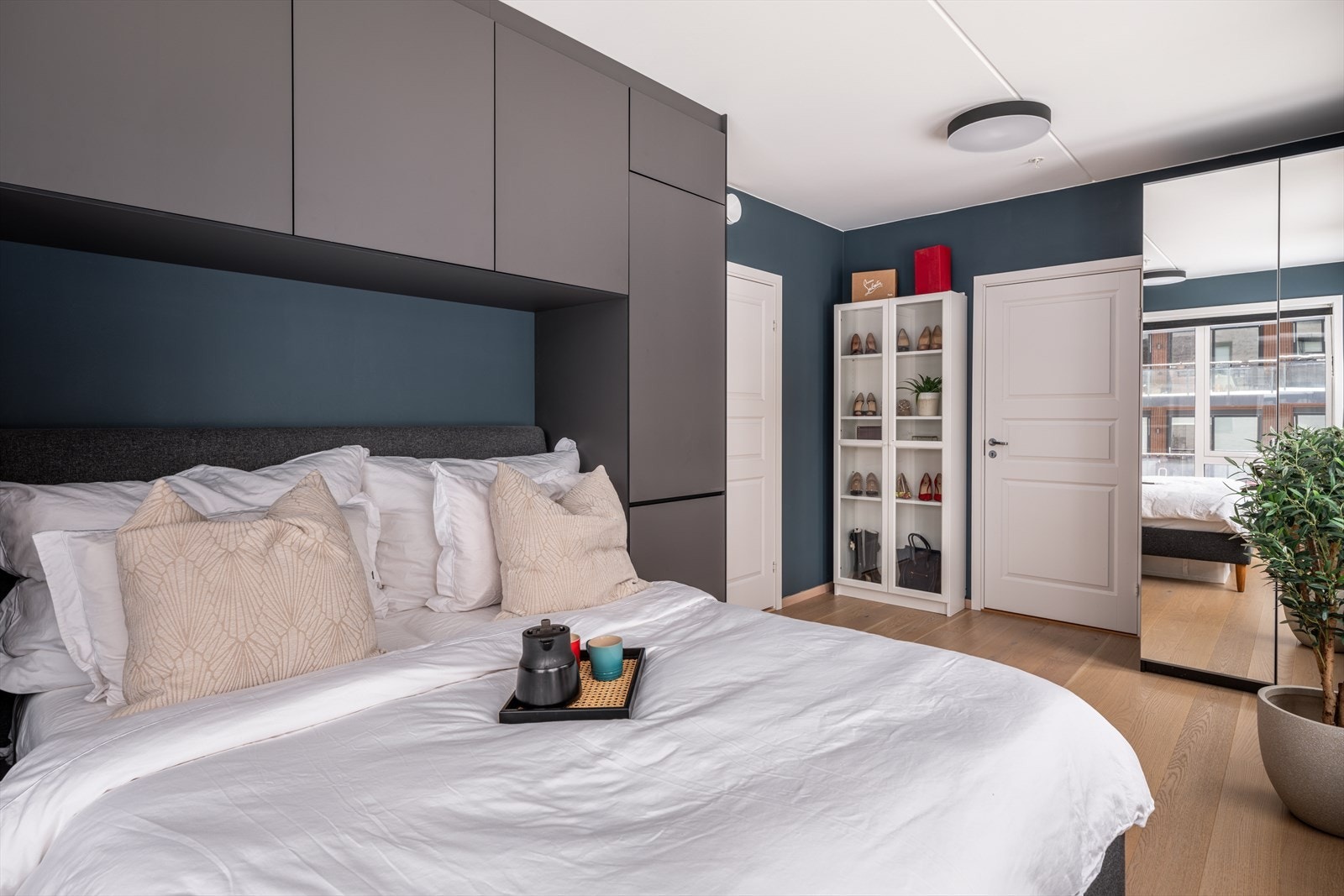 Fra hovedsoverommet er det direkte inngang til eget bad. Galleribilde