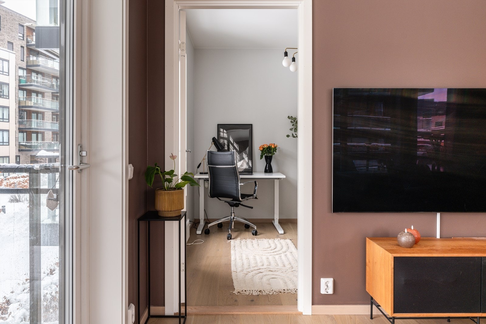 Leiligheten har tre gode soverom, hvorav ett har inngang fra stuen. Galleribilde