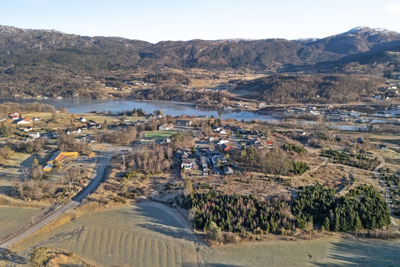 Området byr på fantastiske turområder året rundt, blant annet med fjelltopper som Ørn og Lammanuten. Det er kun ca 30 minutter biltur til Himakånå. Galleribilde