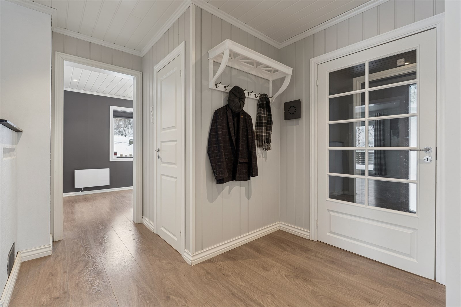 Innbydende entré med varmekabler i gulvet for en behagelig ankomst. Galleribilde