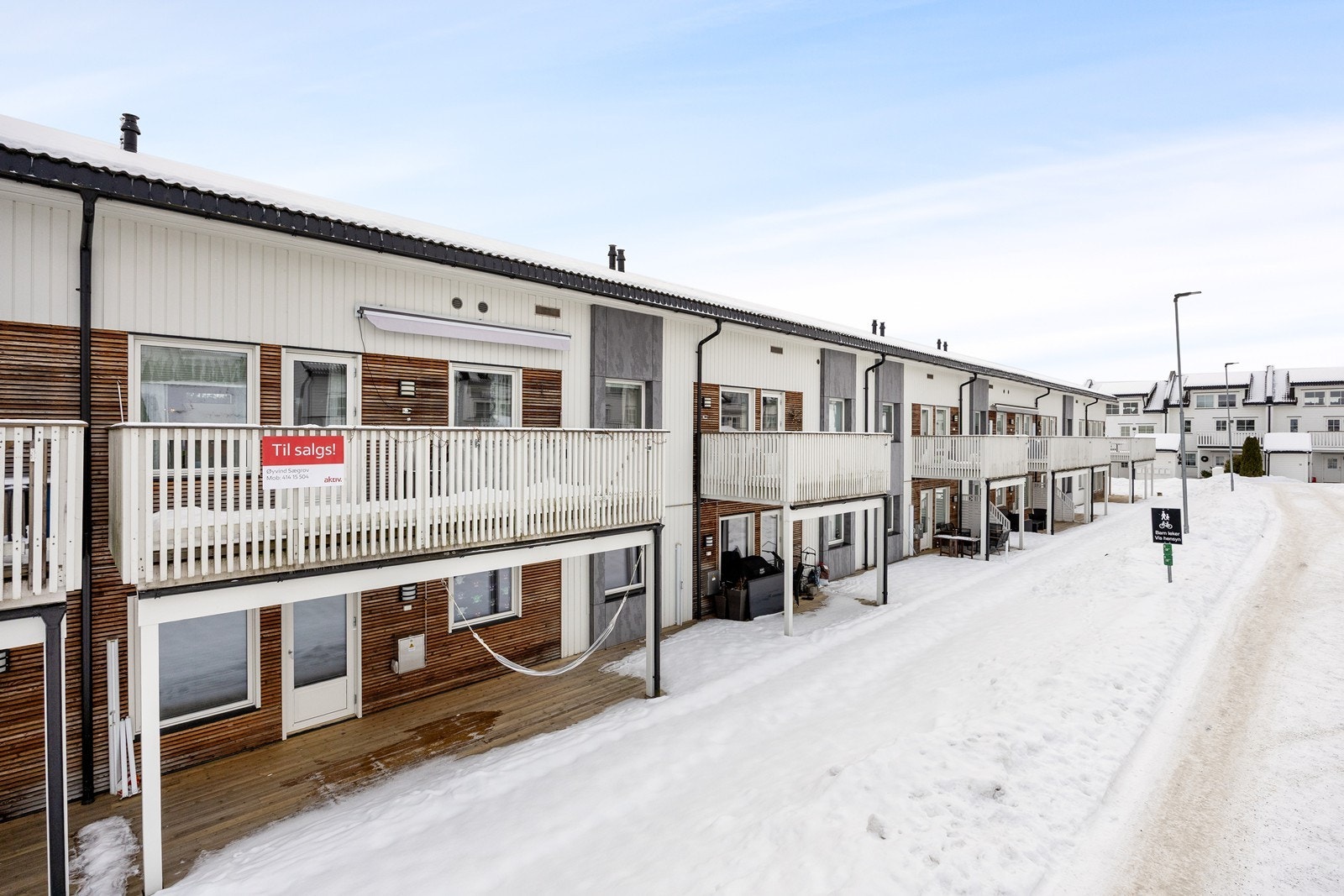 Leiligheten har en herlig balkong hvor sommerdagene kan nytes. Galleribilde