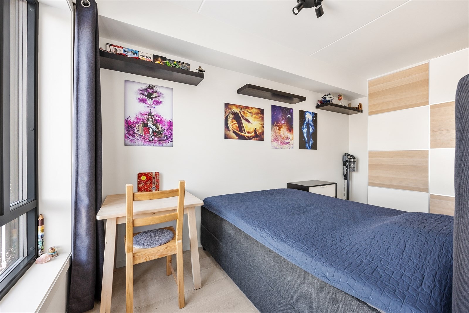 Rommet kan enkelt innredes med en liten arbeidsplass. Galleribilde