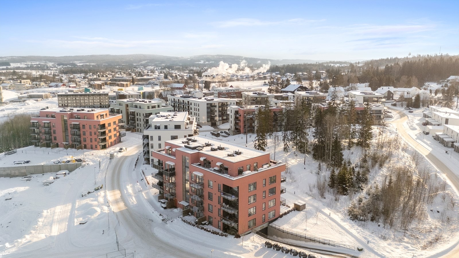 Boligfeltet er omgitt av store grøntarealer og natur. Galleribilde