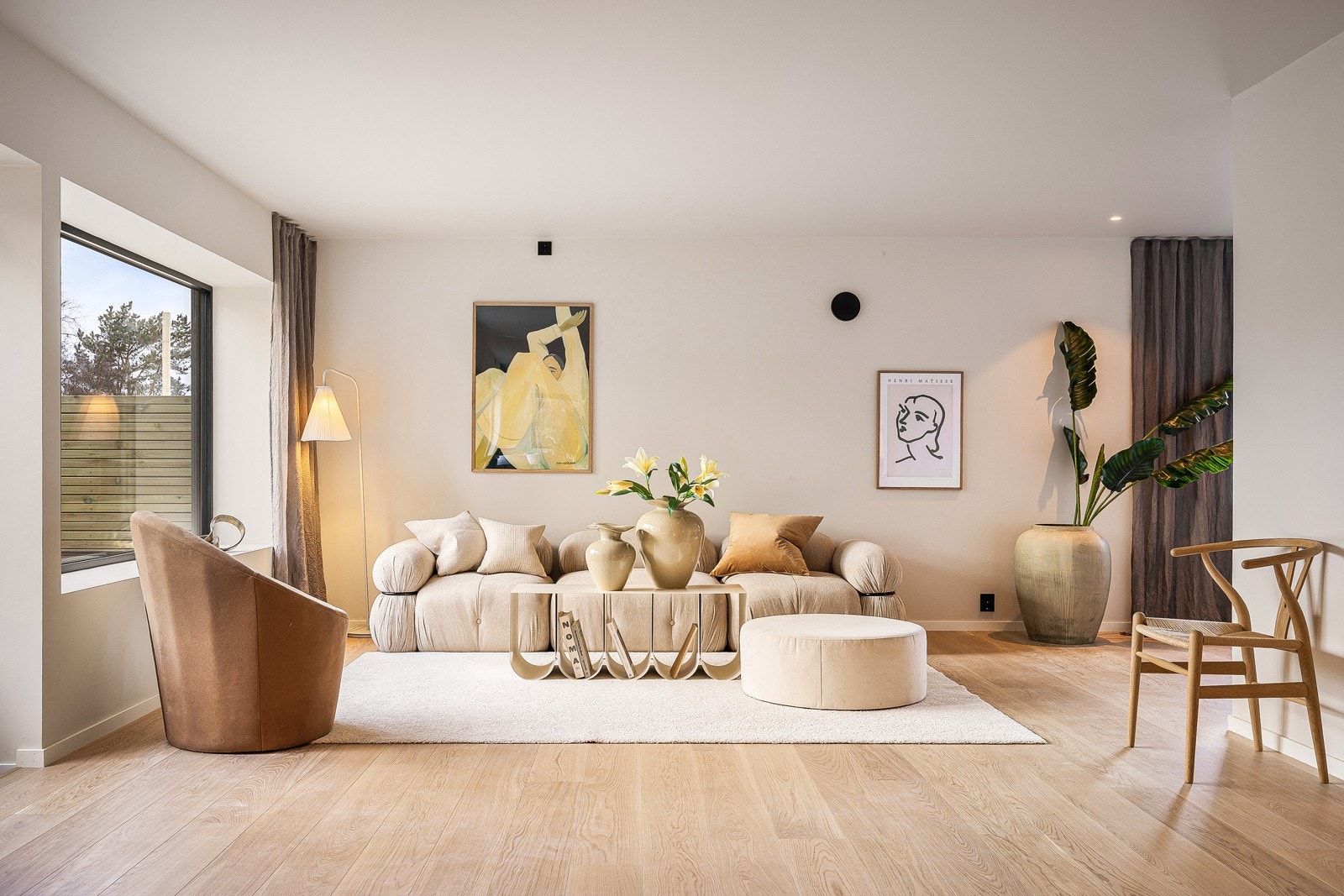 Både gulv, vegger og himling i alle rom er pusset opp Galleribilde