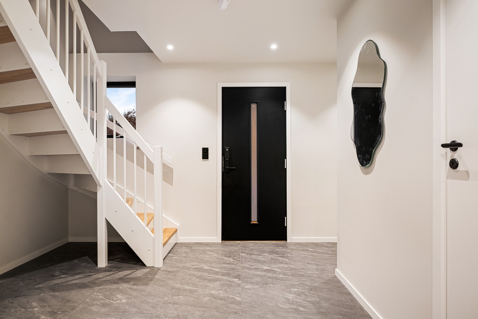 Det er varmekabler i hele underetasjen utenom boden Galleribilde