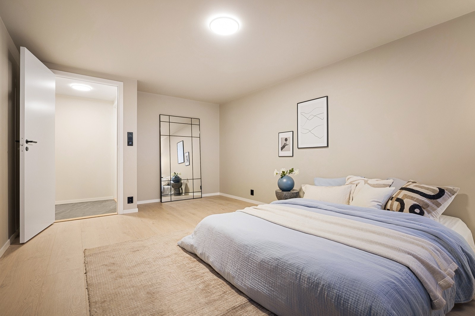 Det passer yppelig som en kjellerstue for den som ikke trenger alle soverommene Galleribilde