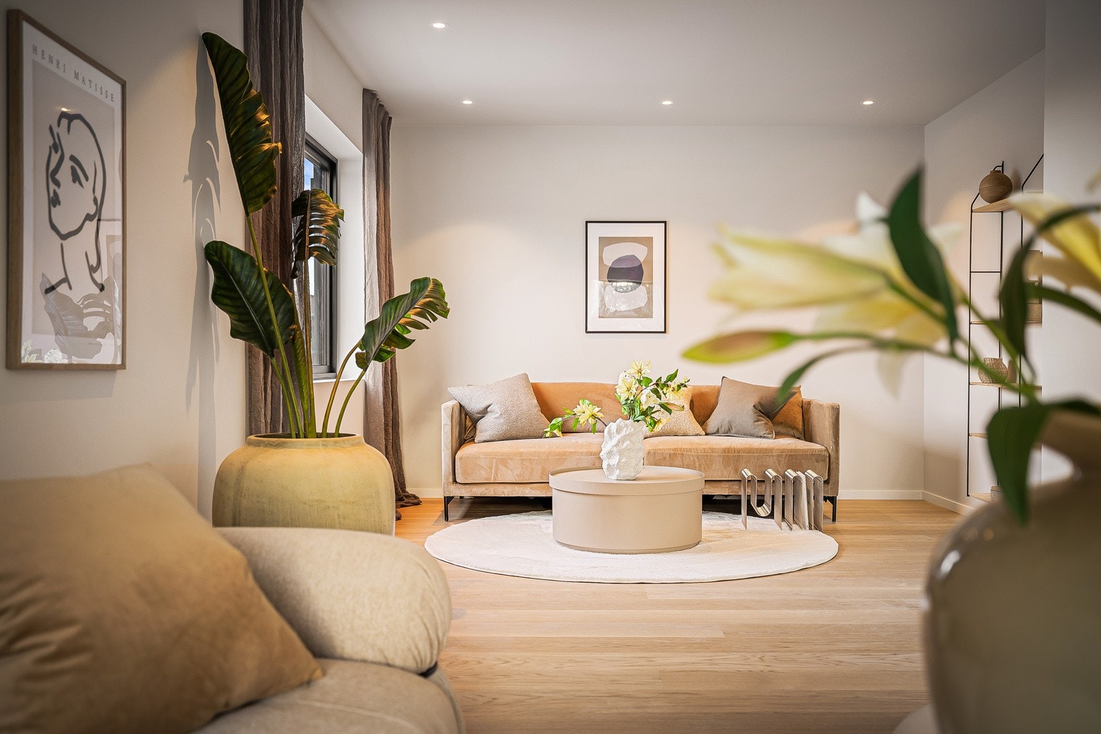 Hele det elektriske anlegget med unntak av tilbygget er byttet. I tilbygget er det skiftet stikkontakter, brytere, termostat og lamper. Galleribilde