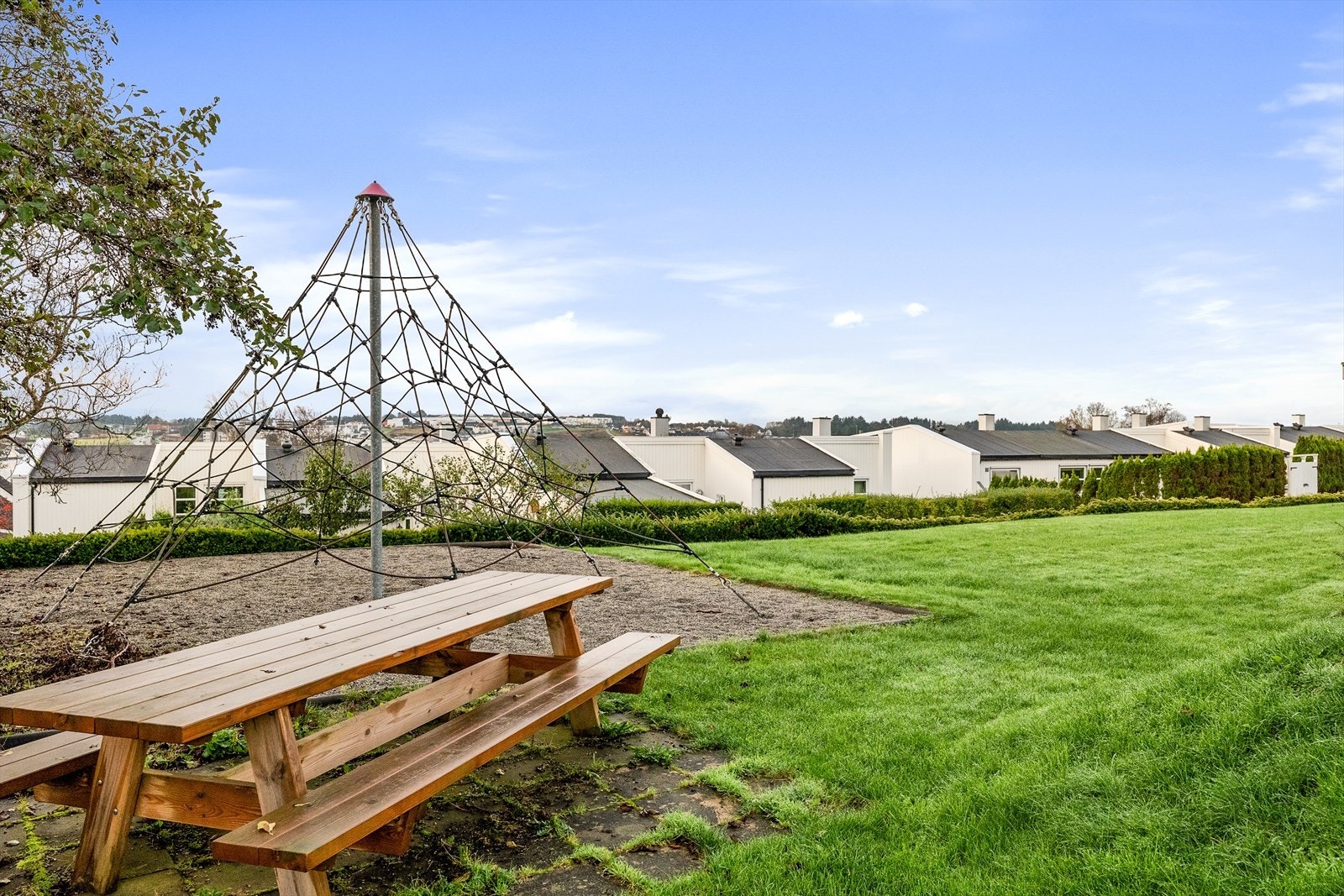 Lekeplass like utenfor Galleribilde