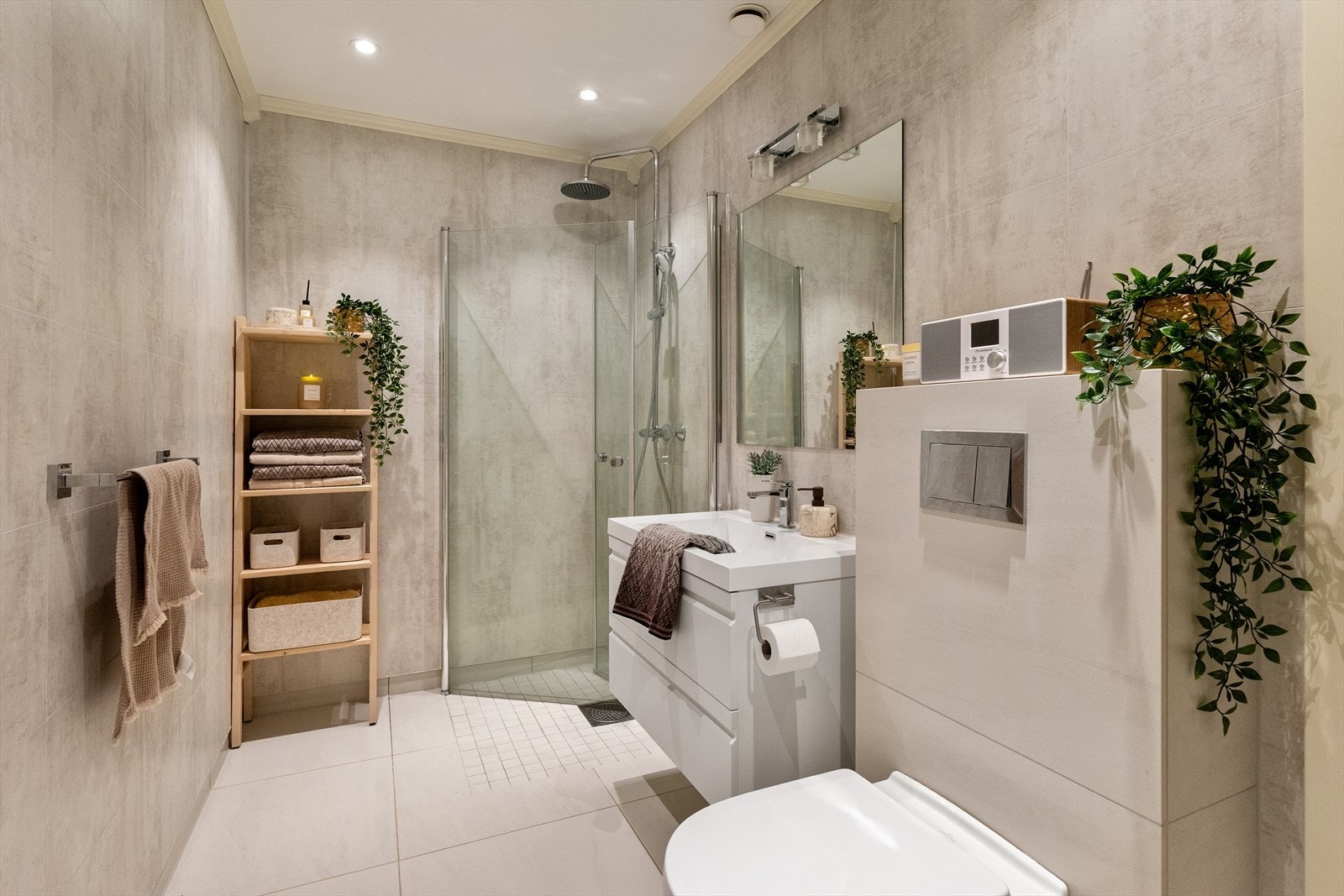 Flott bad med moderne fargevalg Galleribilde