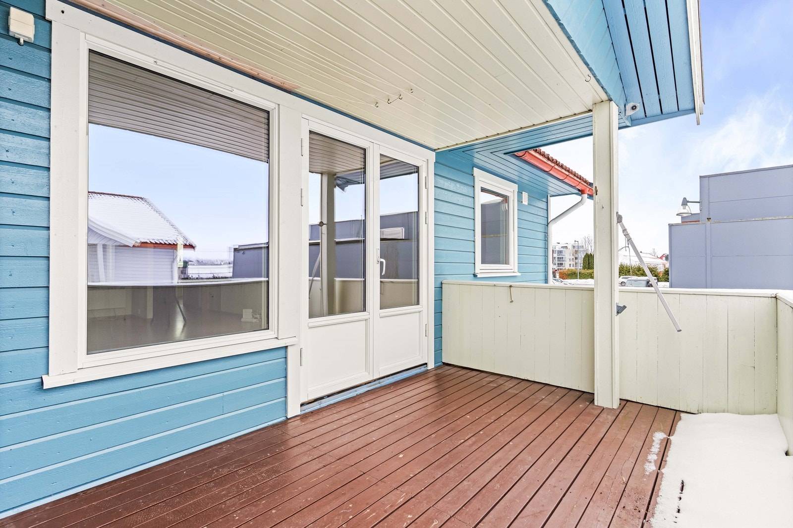 Romslig balkong på ca. 10 kvm. Galleribilde