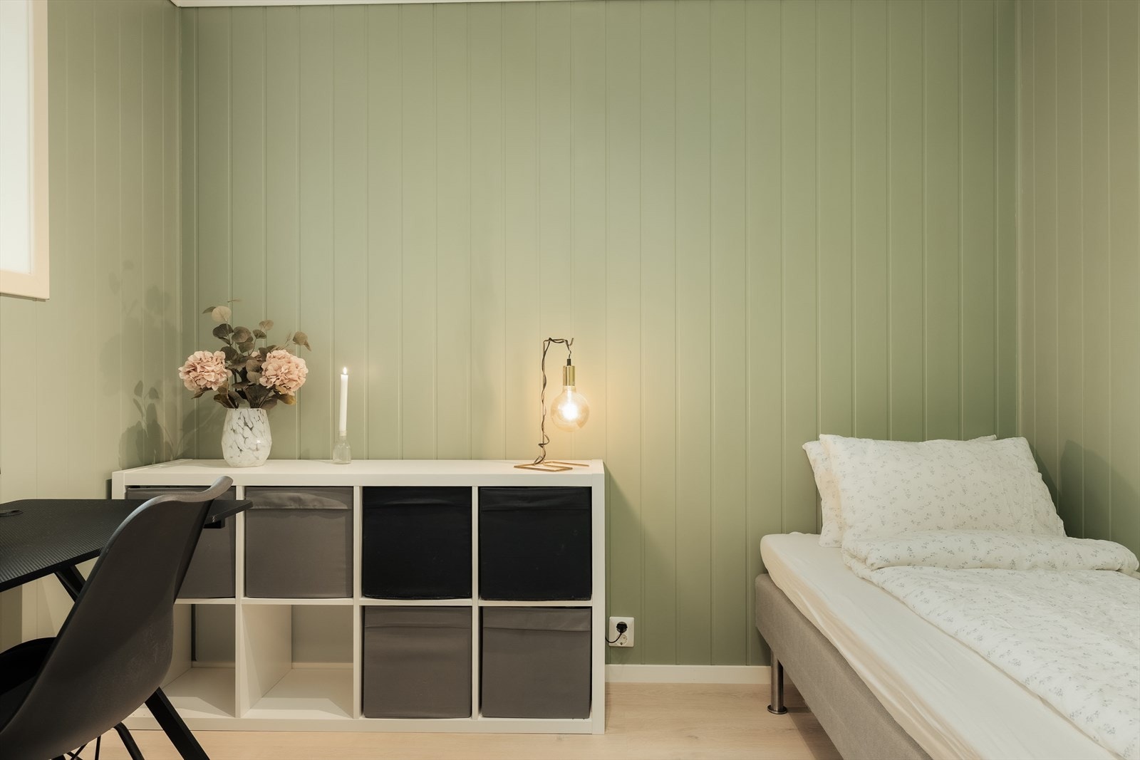 Soverom nummer to passer fint til barnerom, gjesterom eller hjemmekontor om man har behov for det Galleribilde
