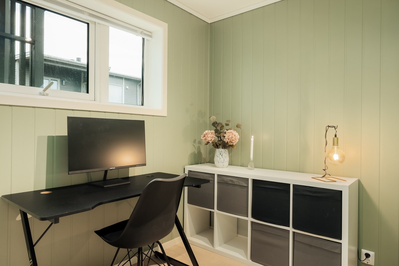 Soverom nummer to passer fint til barnerom, gjesterom eller hjemmekontor om man har behov for det Galleribilde