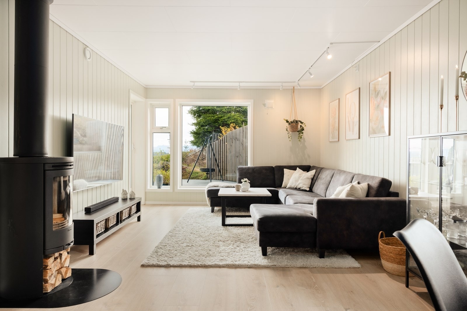 Aktiv Eiendomsmegling v/ Sigbjørn Helland har gleden av å presentere Lønningsåsen 18E! Galleribilde