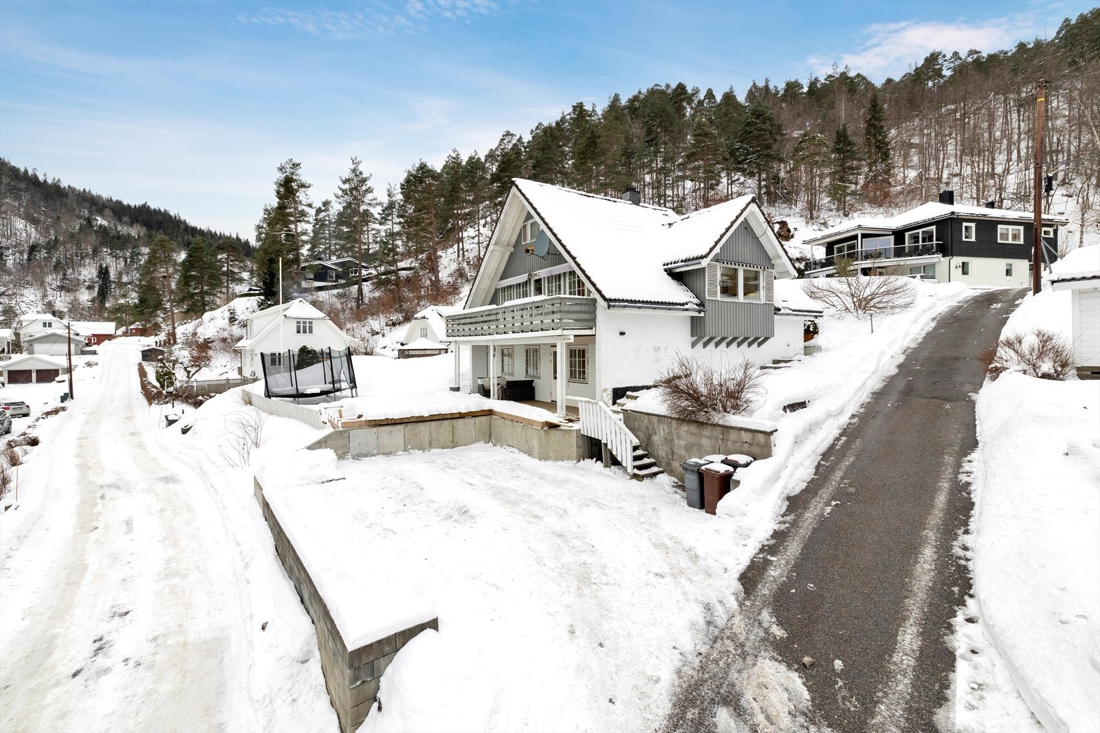 Boligen ligger nederst i feltet. Galleribilde