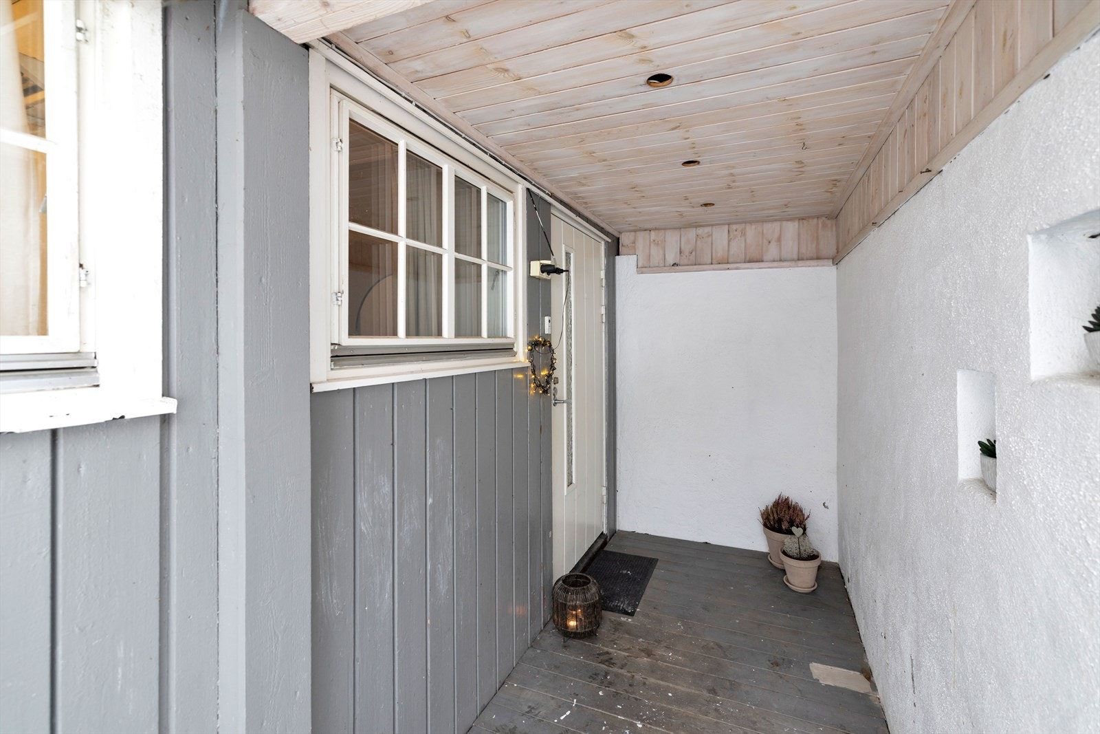 Overbygd inngangsparti. Galleribilde