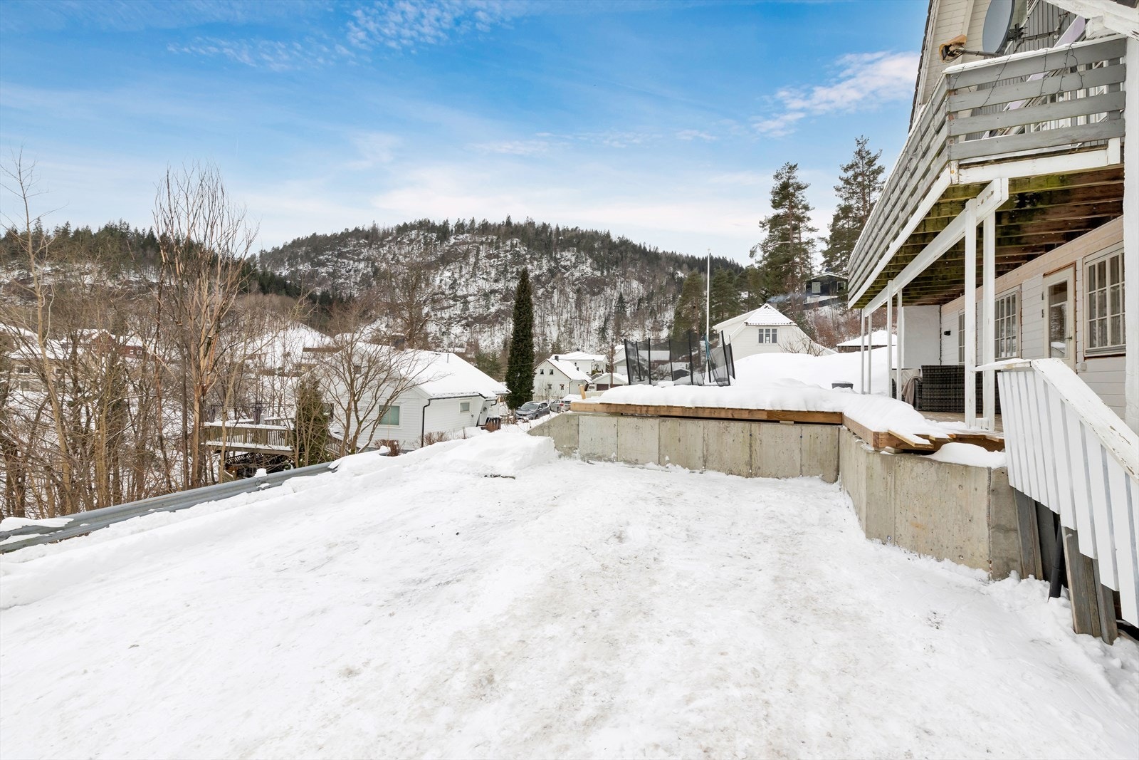 Veletablert boligfelt på Lindekleiv med kort avstand til Moseidmoen og Vennesla sentrum. Galleribilde
