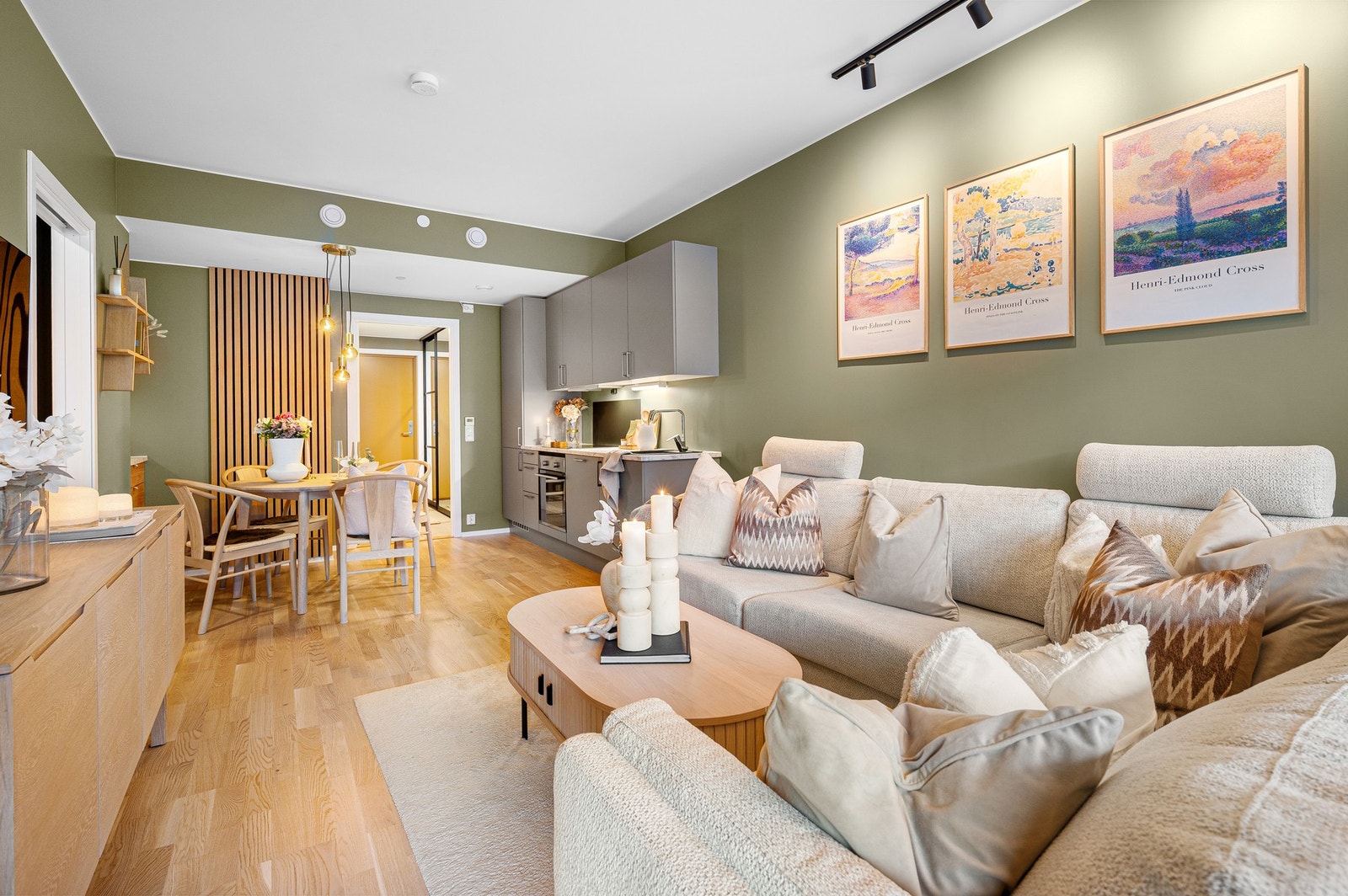 Boligen holder en særdeles god standard som gjenspeiles i tilstandsrapporten fra takstmann med TG0/TG1 på alle punkter. Galleribilde