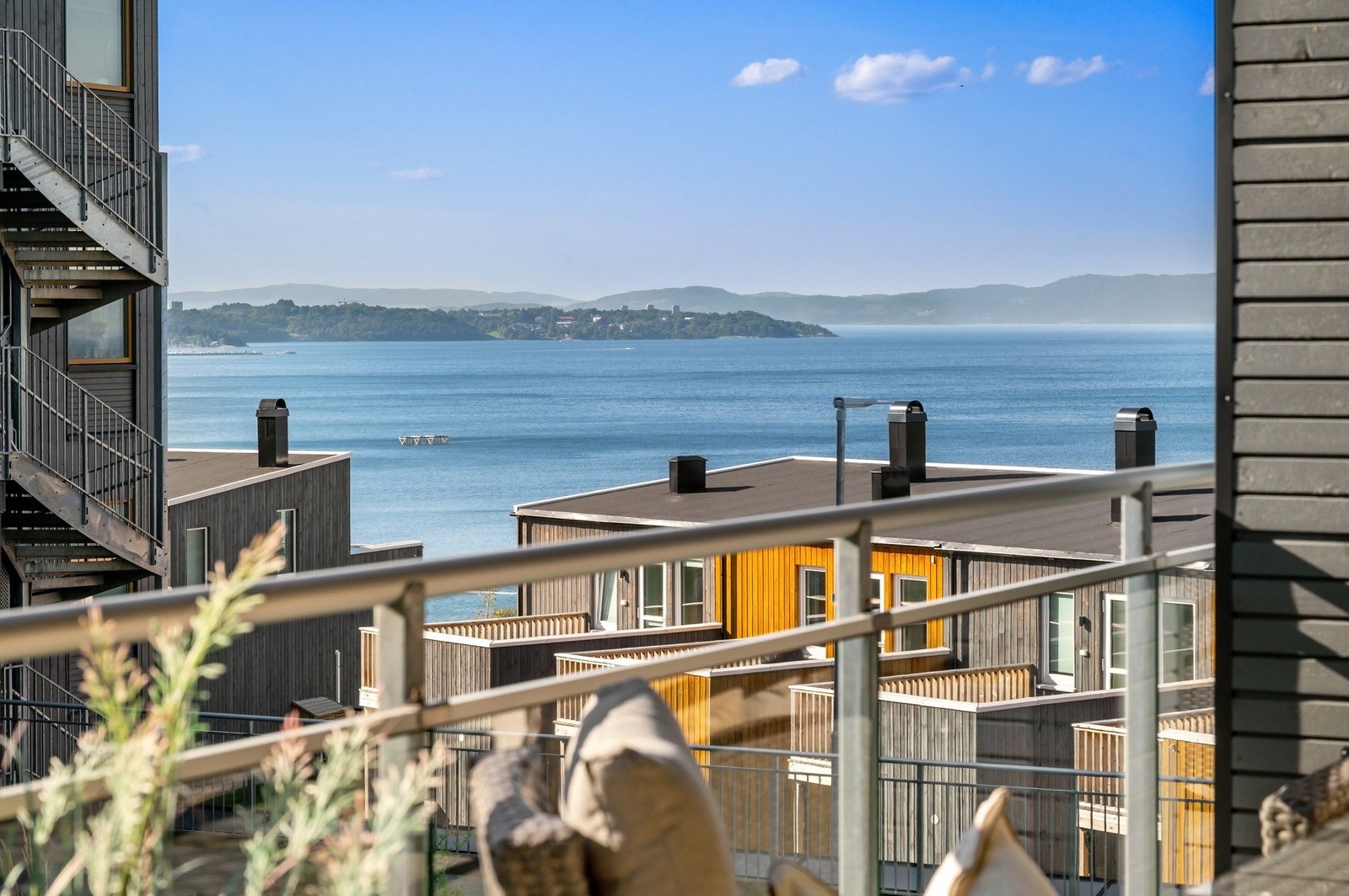 Nydelig utsikt ned mot Trondheimsfjorden. Galleribilde