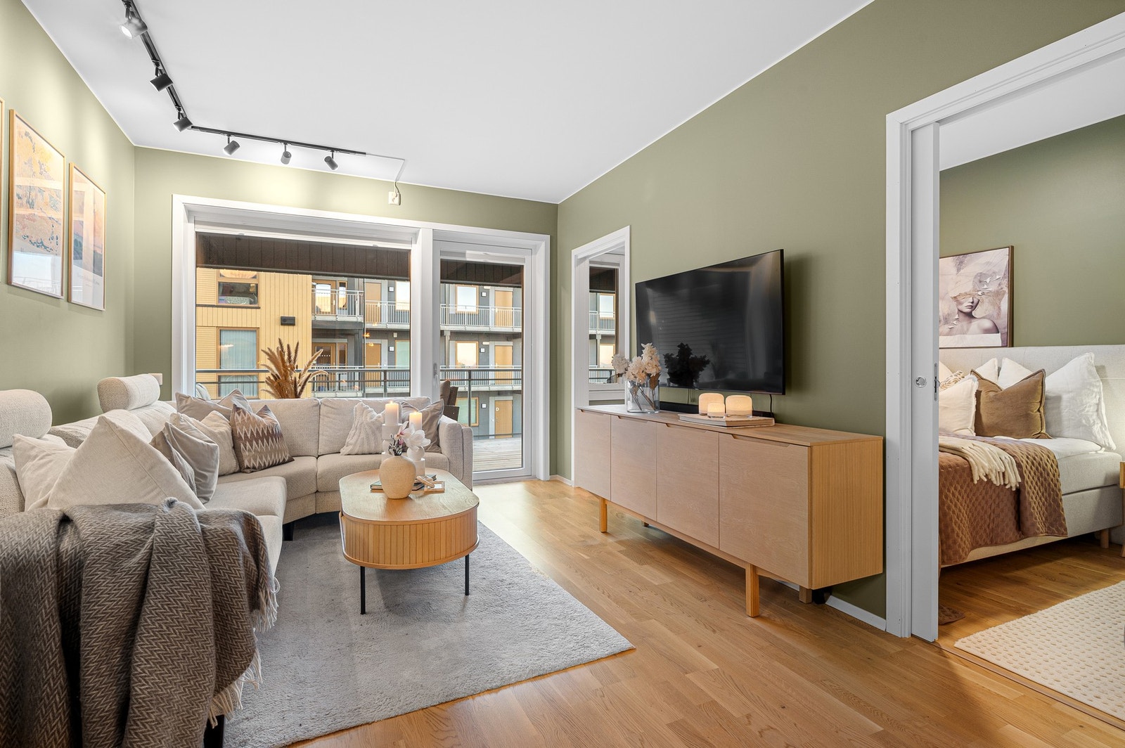 Åpen stue-/kjøkkenløsning på 20m² med gode møbleringsmuligheter. Galleribilde