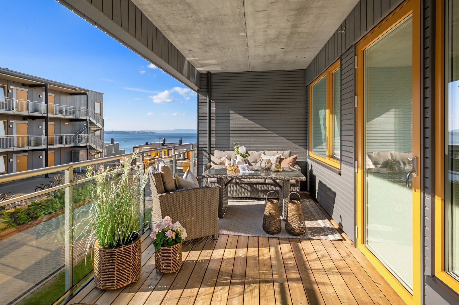 Fra stuen har man utgang til den herlige balkongen på hele 14m². Galleribilde