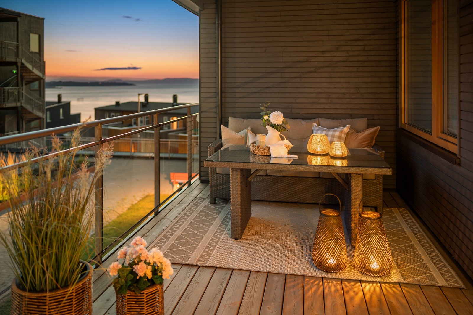 Fantastiske sol- og utsiktsforhold fra den vestvendte balkongen. Galleribilde