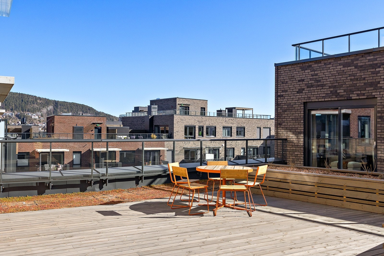 Ager Borettslag har flotte fellesområder, inkludert solrike takterrasser med fantastisk utsikt. Galleribilde