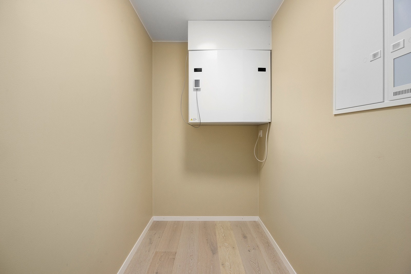 Teknisk bod med mulighet for oppbevaring. Galleribilde