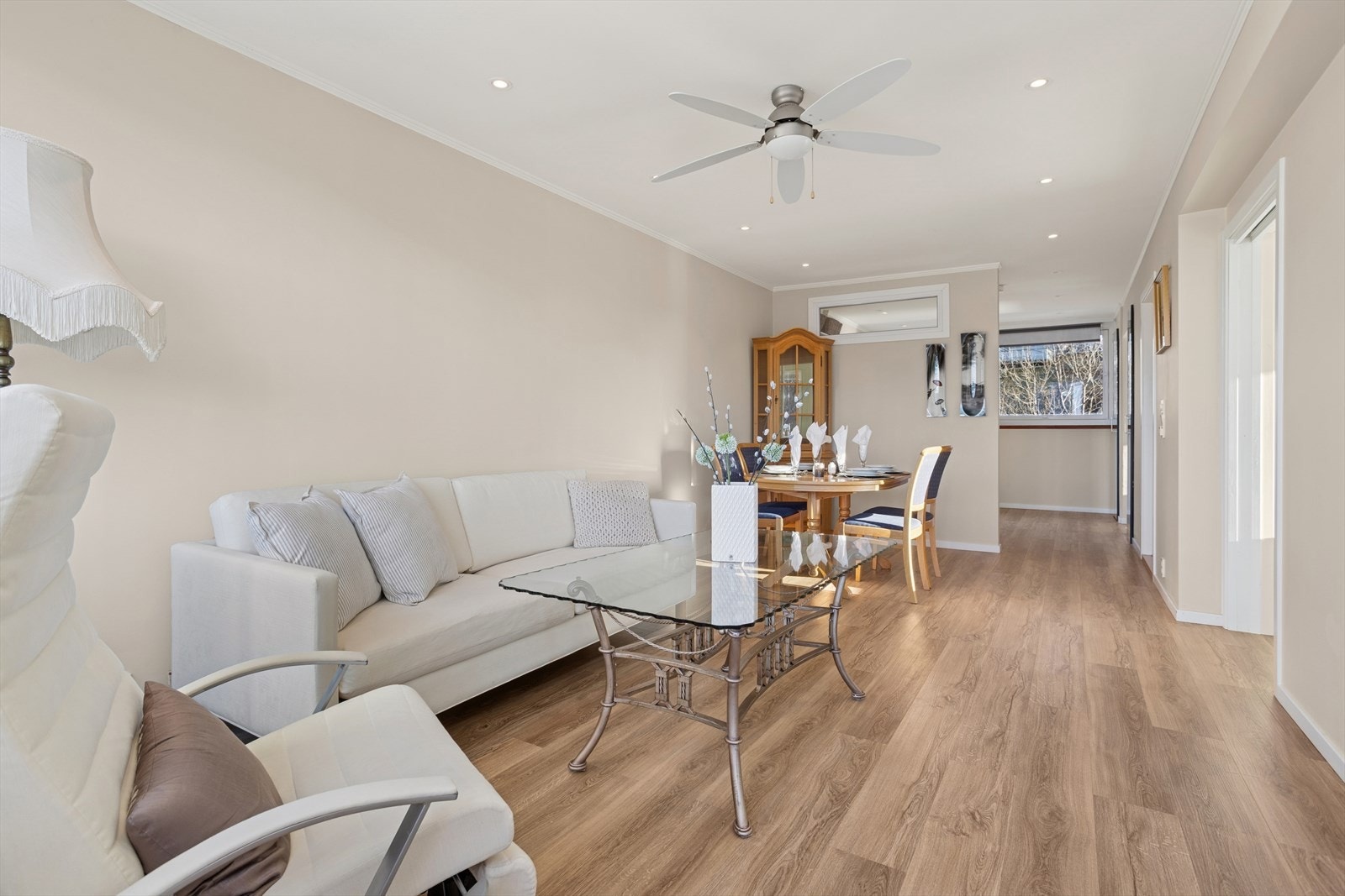 Stuen er perfekt for sosiale sammenkomster og koselige stunder. Galleribilde