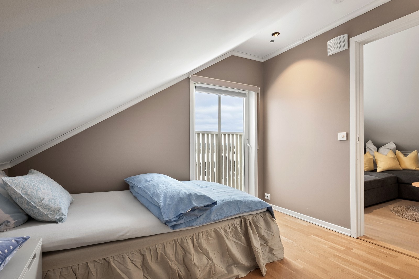 Soverom fire har også fransk balkong. Galleribilde