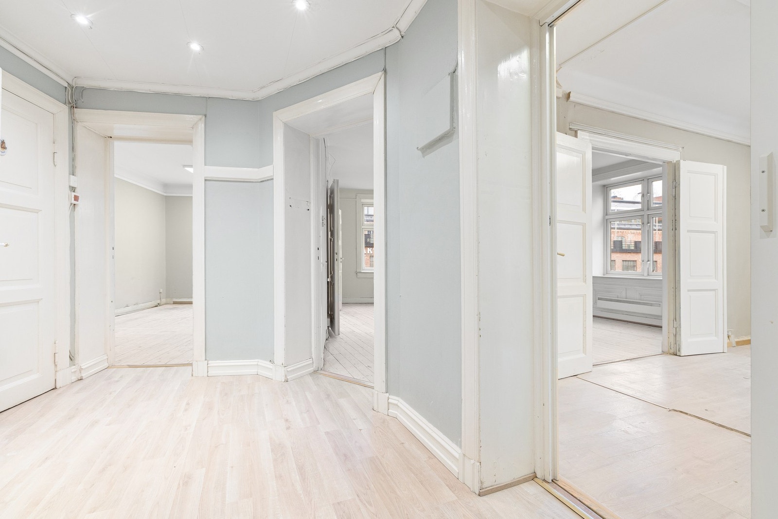 Nydelig lysinnslipp fra begge sider. Galleribilde