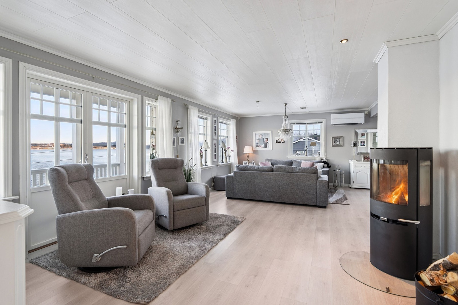 Huset ble bygd i 2006 og er godt vedlikeholdt Galleribilde