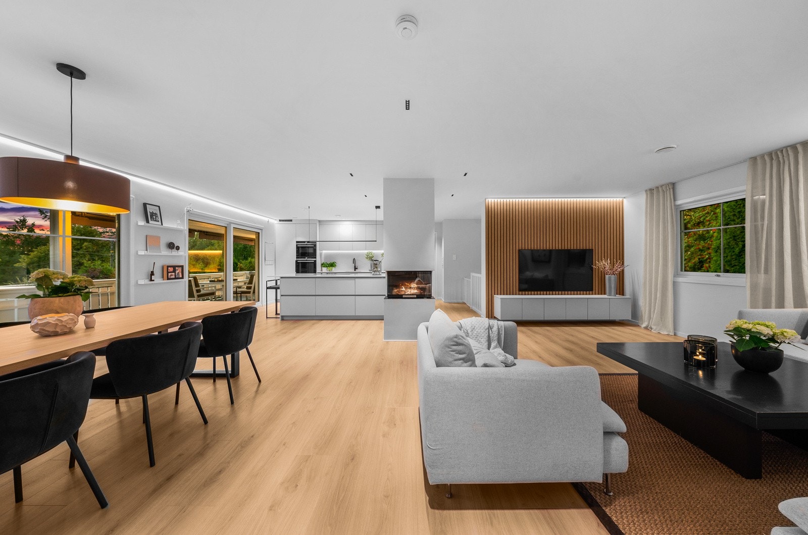 Boligens hjerterom er denne herlige stuen! Galleribilde