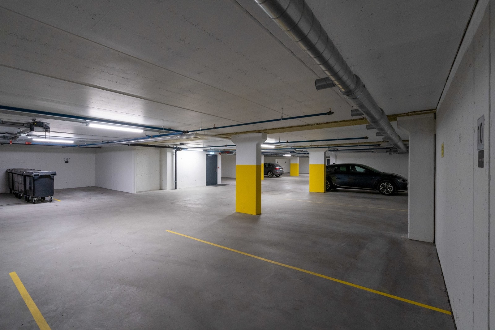 Det medfølger 2 garasjeplasser til leiligheten. Galleribilde