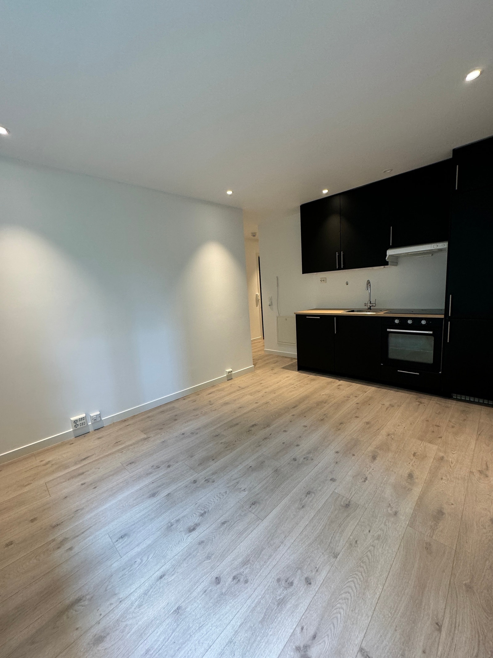 Kjøkken med åpen stue - Hvitevarer følger med. Galleribilde