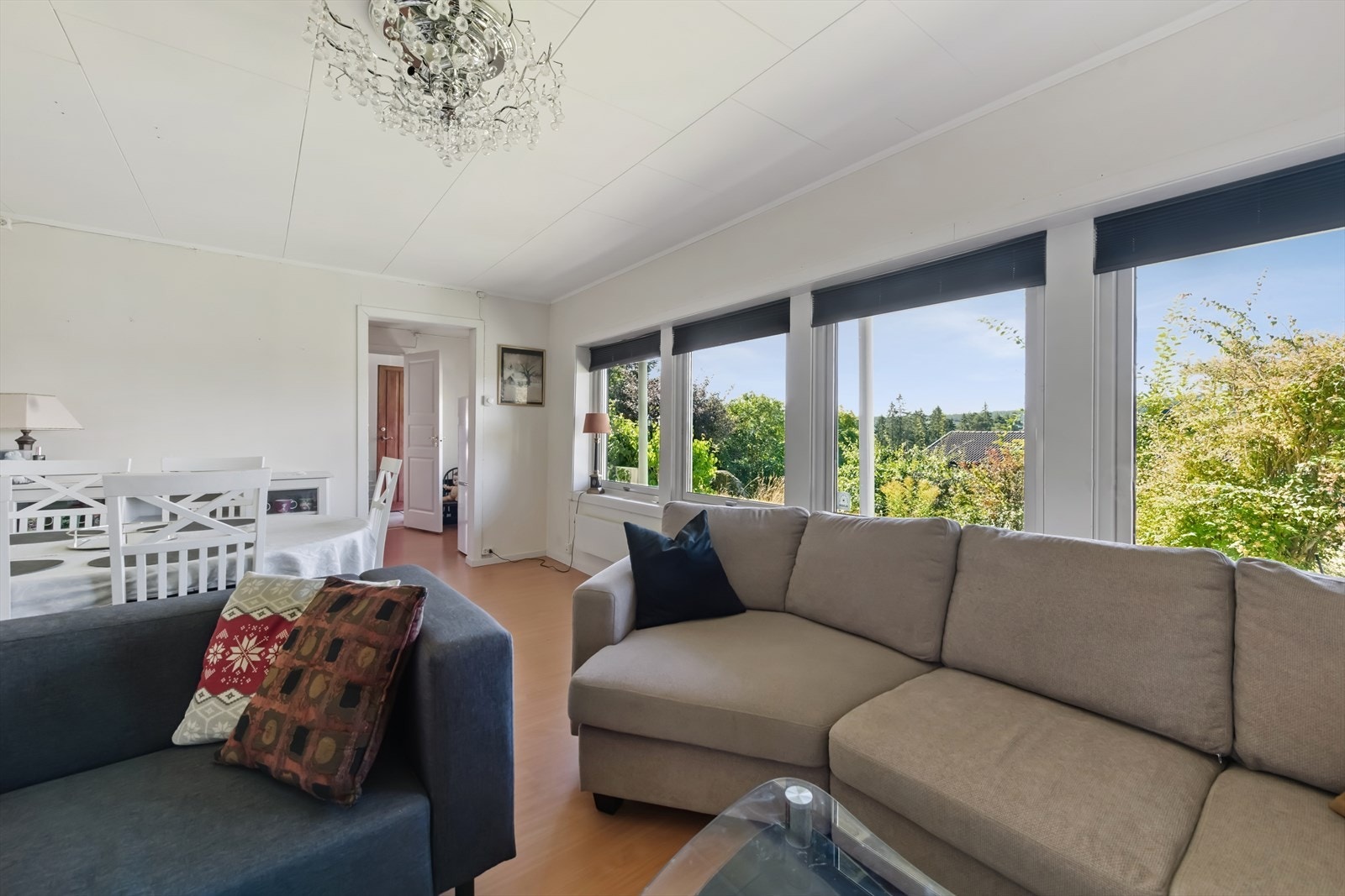 Stue underetasje. Galleribilde