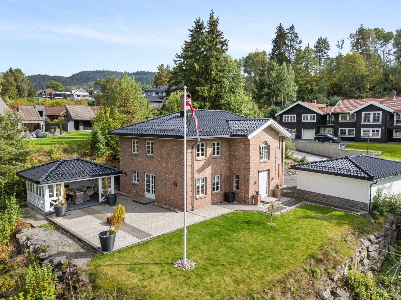 Proaktiv v/Ola Skarra Arnesen presenterer en eksklusiv murvilla anno 2008 på Åsen over Mjøndalen. Galleribilde