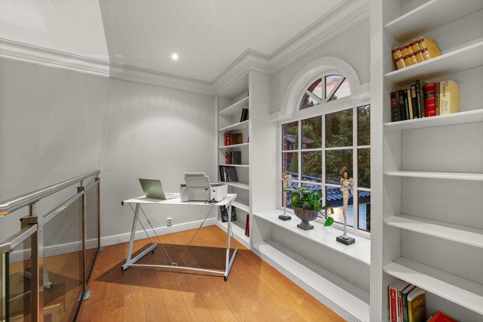 God plass til å innrede med en ekstra stue, kontor, lesehjørne eller som et flott lekeområde for de minste i familien. Galleribilde