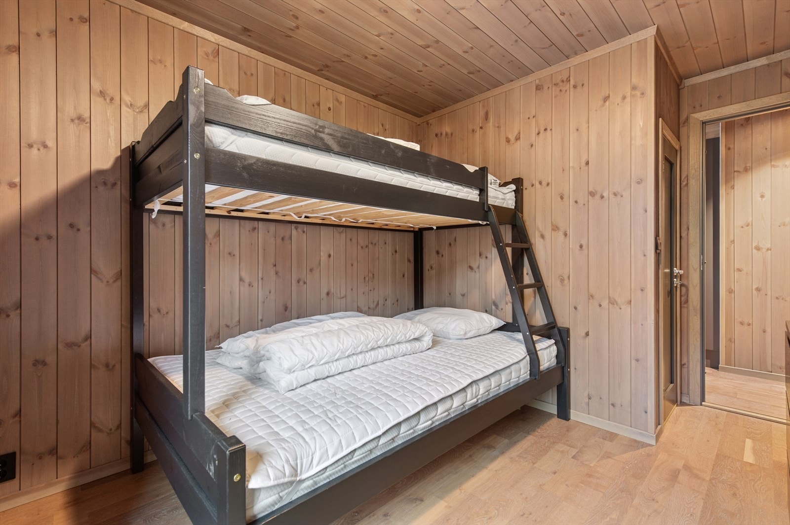 Praktisk soverom med plass til køyeseng eller enkeltseng. Galleribilde