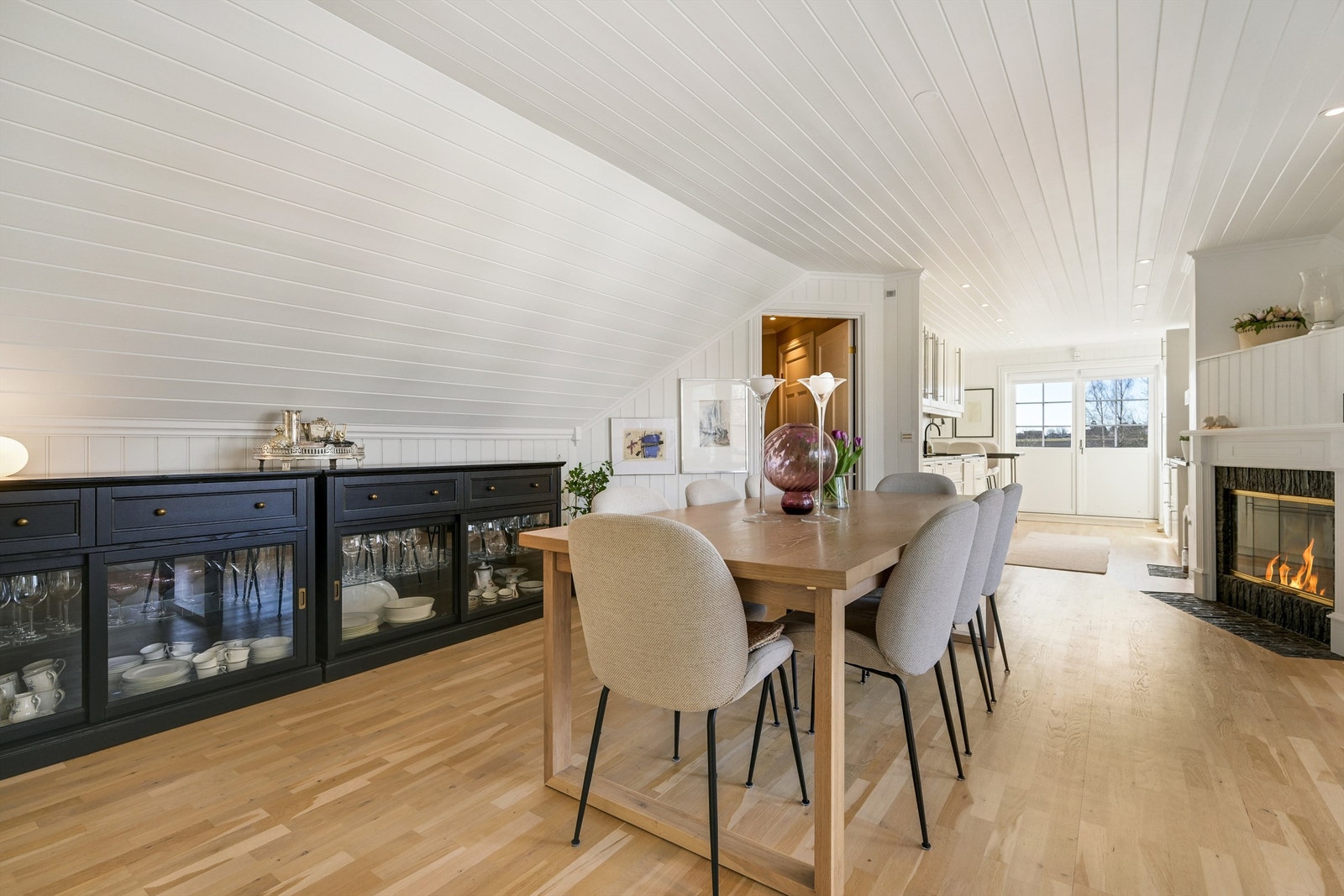 God plass til en hyggelig spisegruppe. Galleribilde