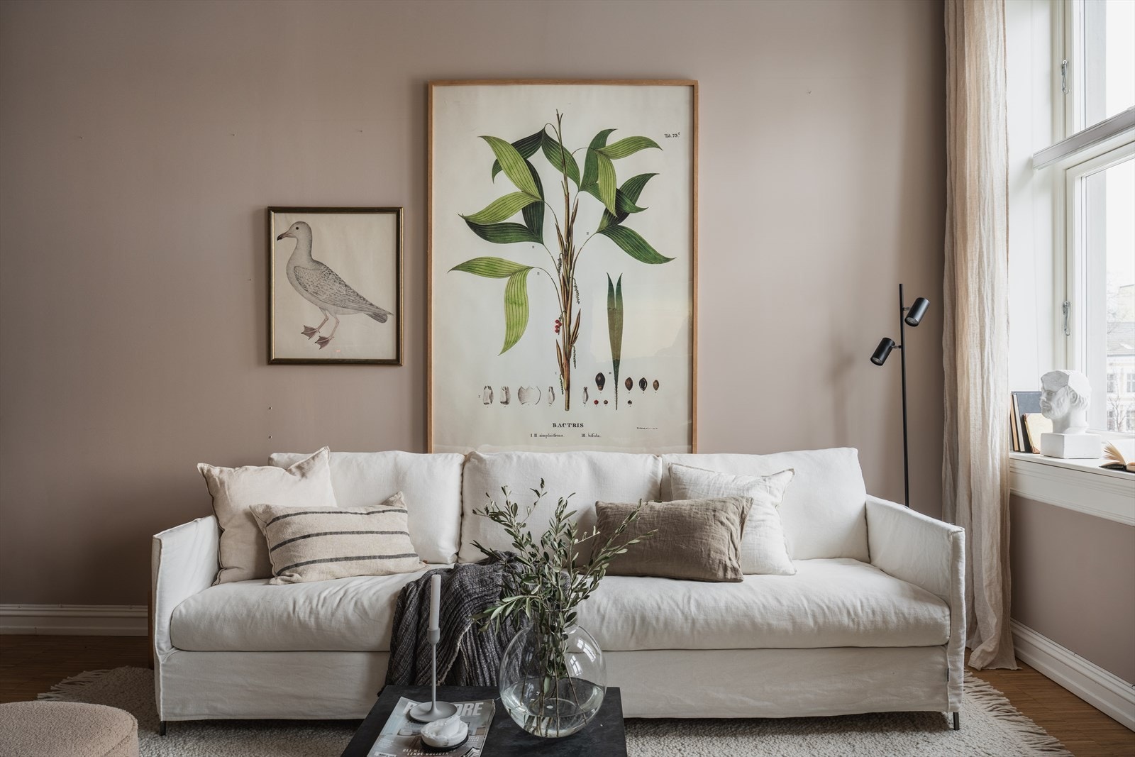 Borettslaget har IN-ordning (individuell nedbetaling av fellesgjeld). Ved nedbetaling av kr 332 933,- av andel fellesgjeld vil felleskostnadene reduseres til kr 4 564,- pr. mnd. Fellesgjelden kan innfris allerede 01.03 dersom ønskelig. Galleribilde