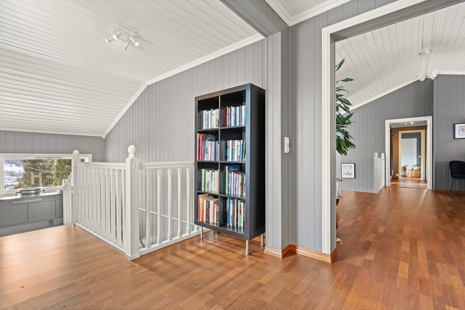 Boligen har store og luftige rom som gir god romfølelse. Galleribilde