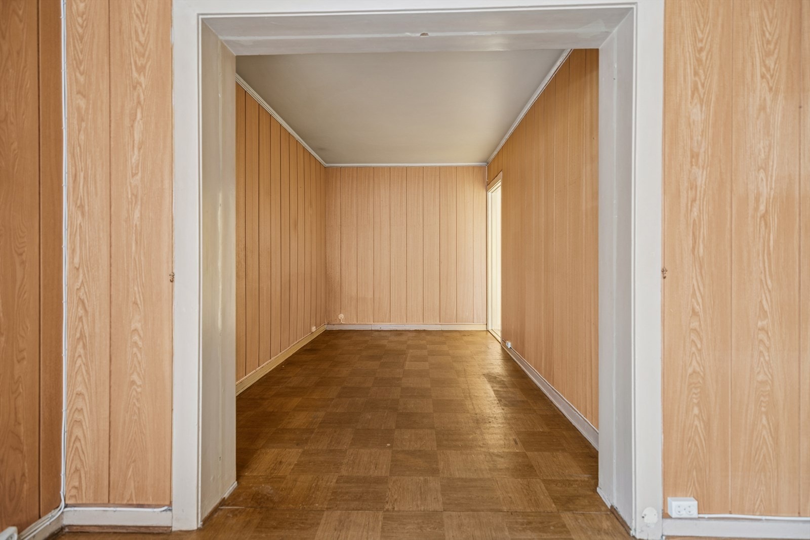 Stuen kan enkelt tilpasses ulike behov, enten som oppholdsrom eller kombinert stue/spisestue. Galleribilde