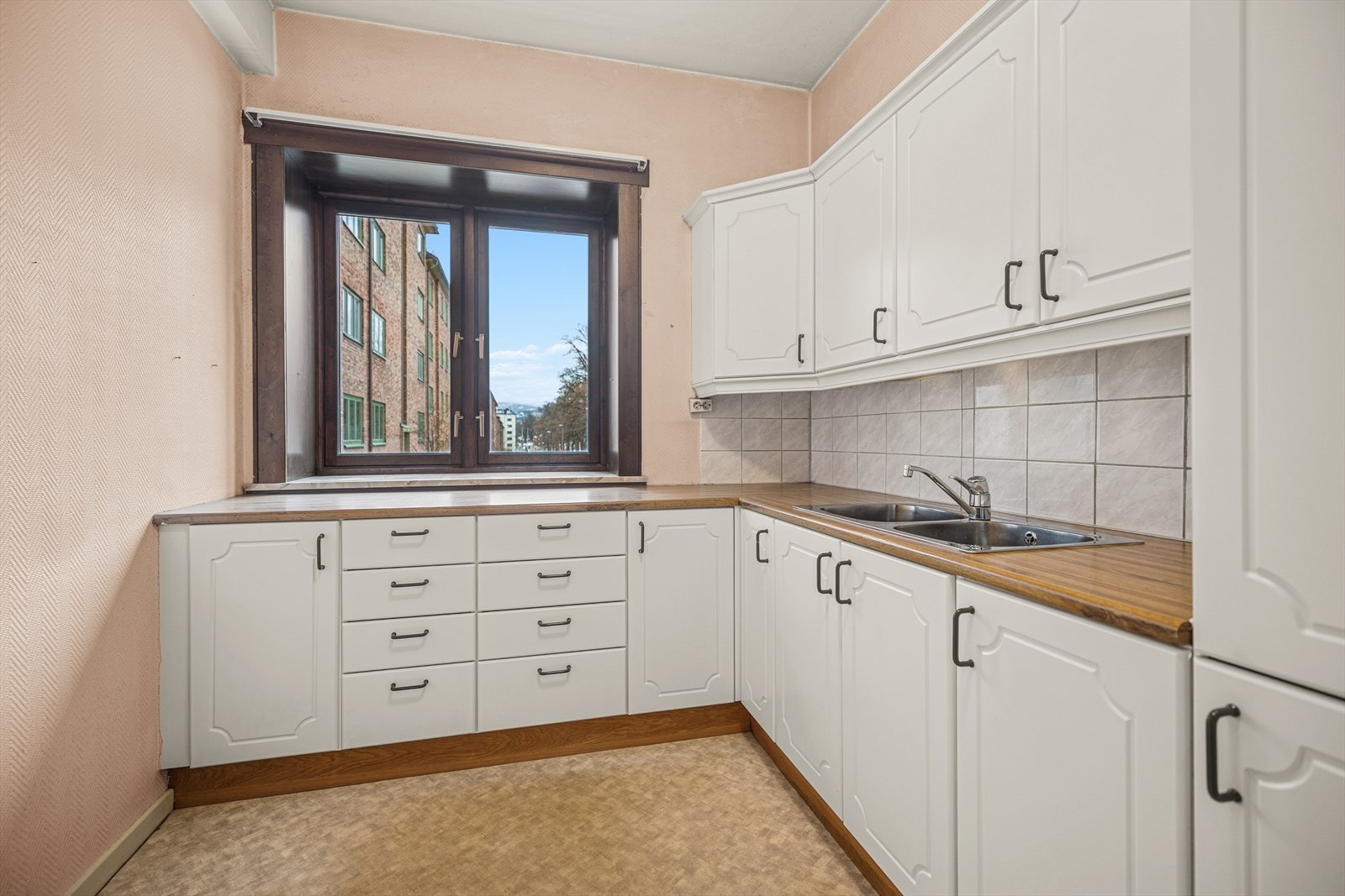 Kjøkken med flere oppussingsmuligheter - skap ditt eget drømmekjøkken. Galleribilde