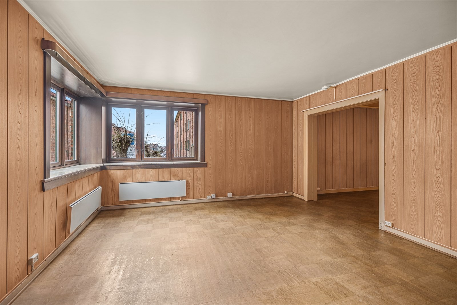 Stor og romslig 2-roms med moderniseringsbehov og gode muligheter for å skape ditt drømmehjem! Velkommen til visning! Galleribilde