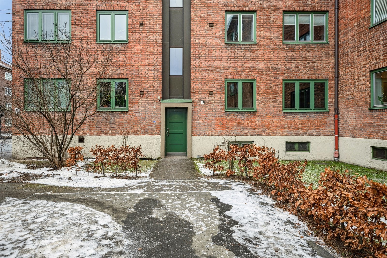 Hyggelig Inngangsparti til bygget. Galleribilde