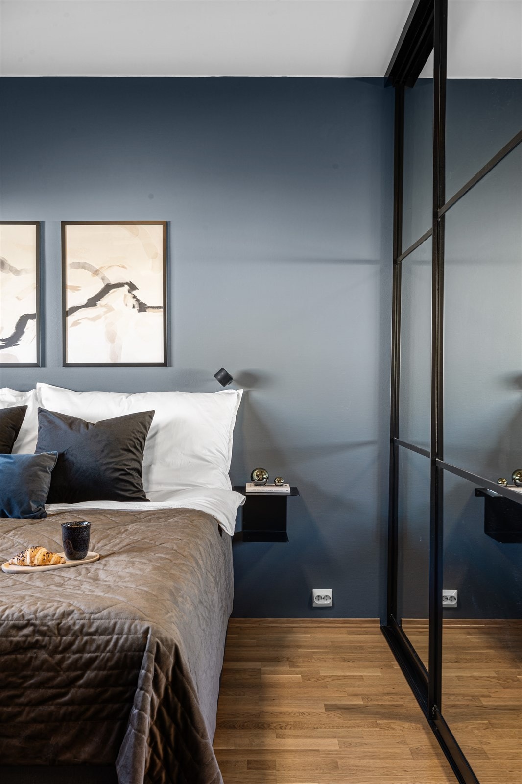 Hovedsoverommet har god garderobeplass Galleribilde