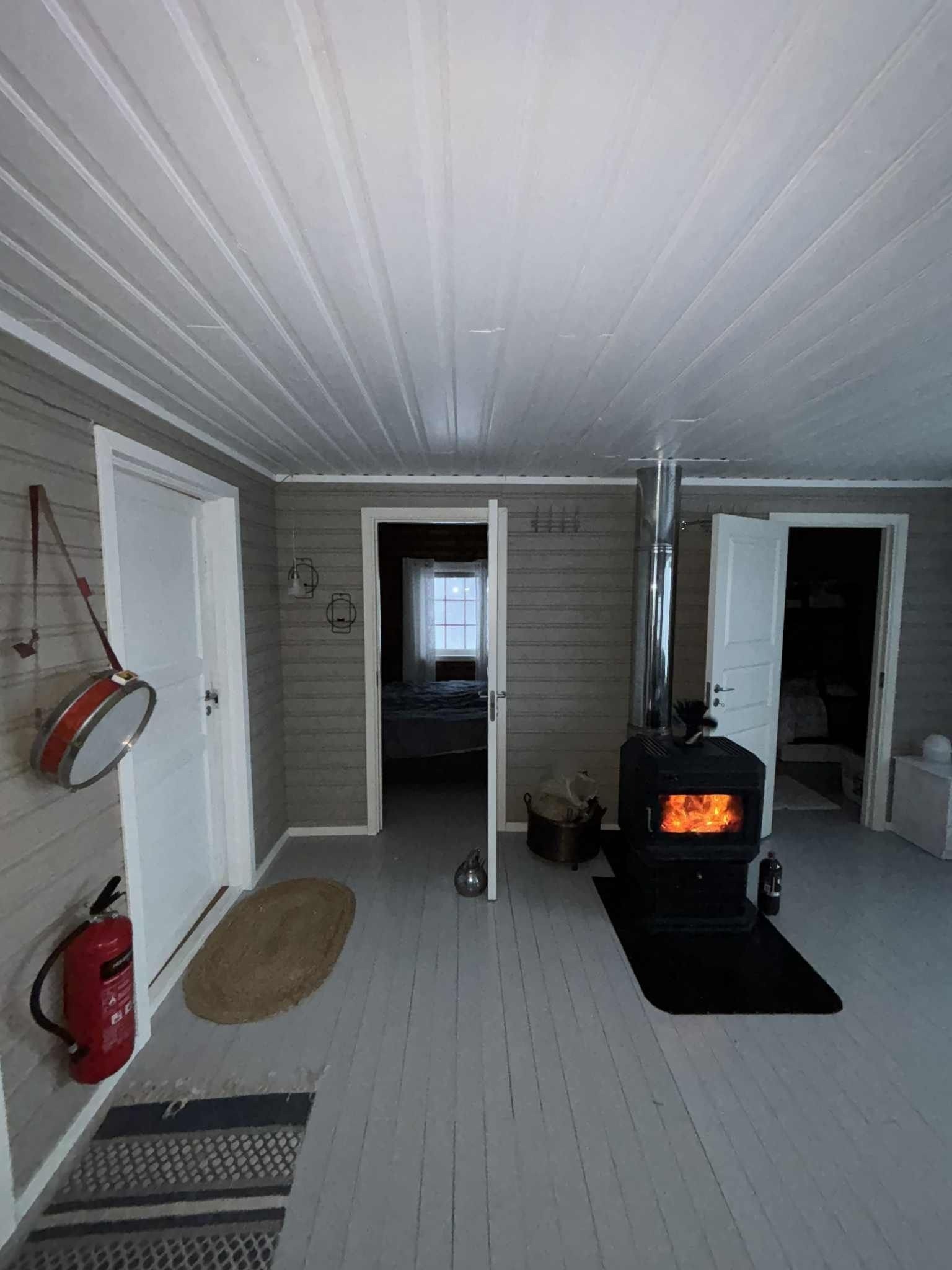 DØR UT TIL GANG, SOVEROM 1 OG 2 Galleribilde