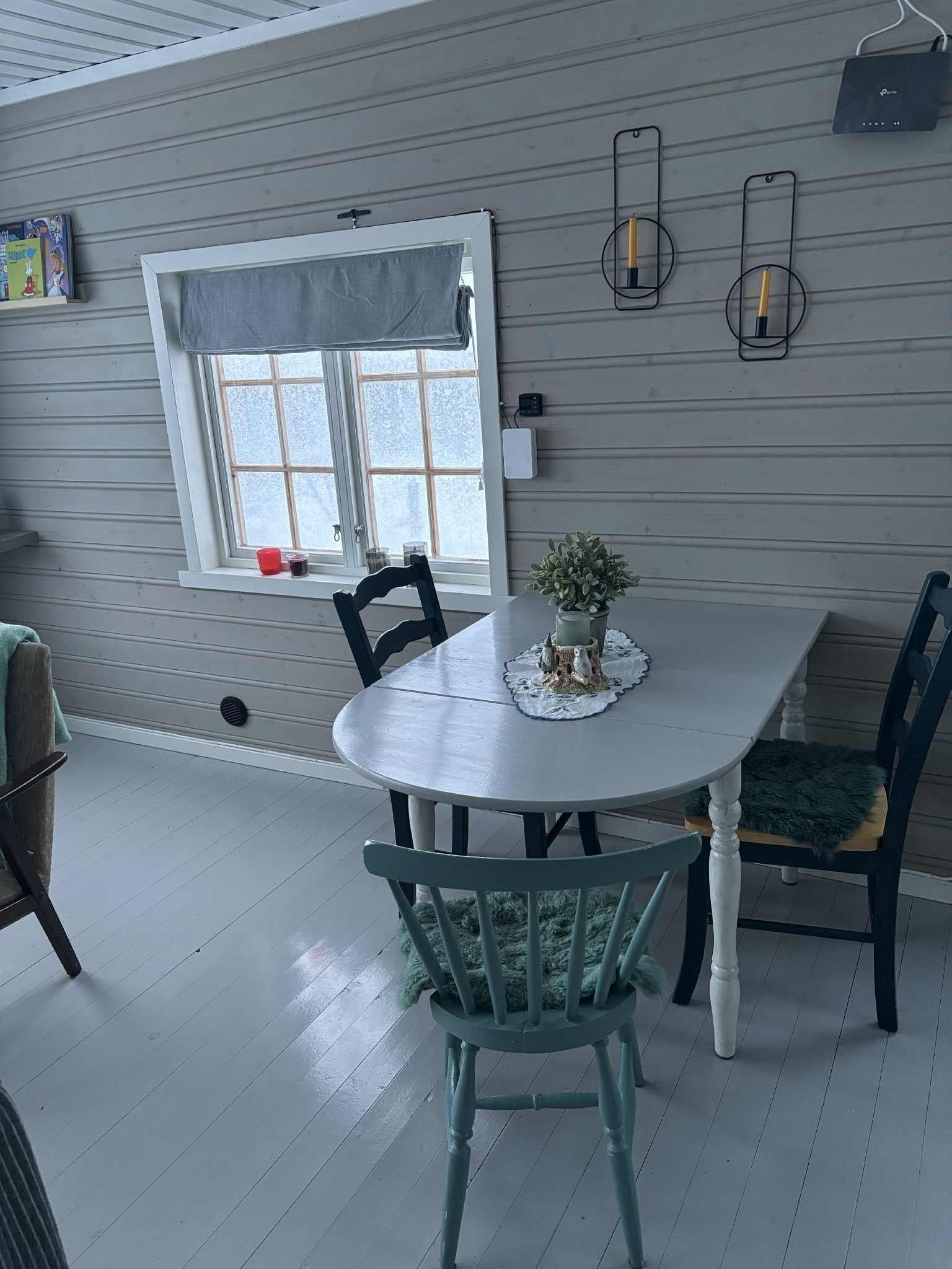 SPISEPLASS Galleribilde